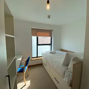 https://regency-hall-smart-cheltenham-ensuite-rooms-b.cardiffhotelswales.com